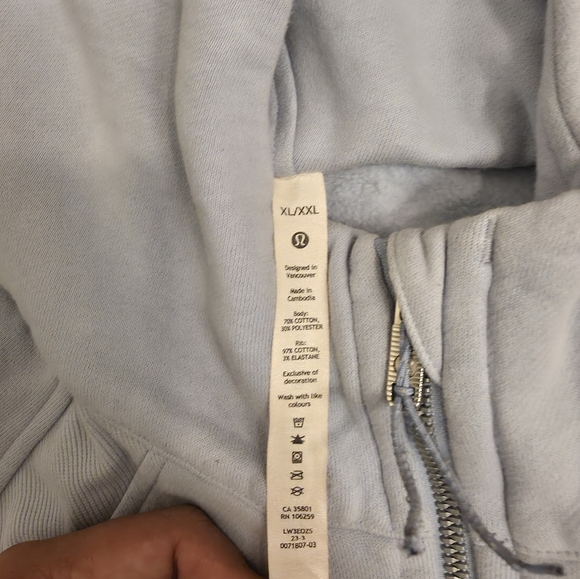 Lululemon - Picture 5 of 5